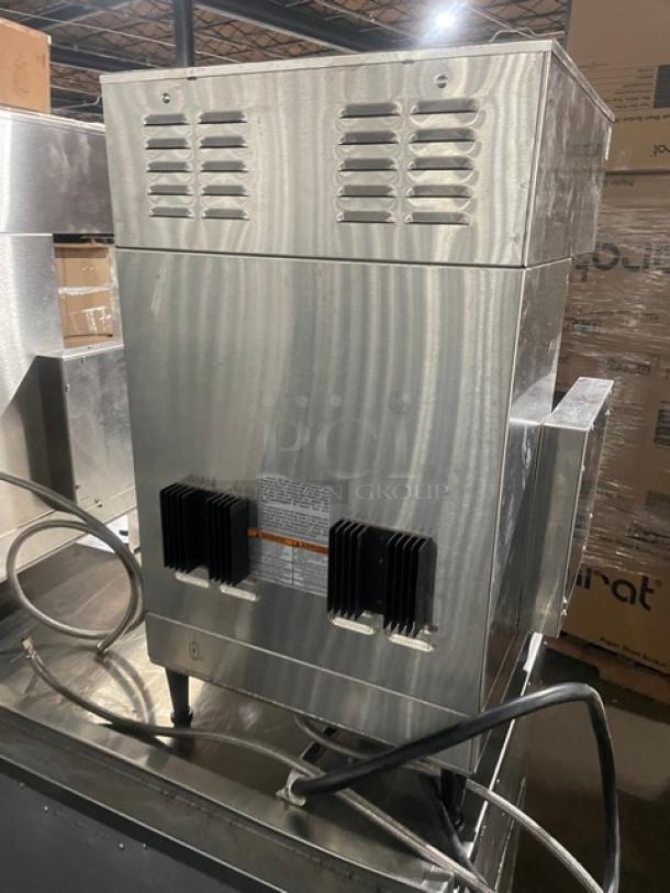 Bunn DUALSHDBC stainless steel dual coffee brewer, countertop model, 120/208V, 1 Phase, visible condition, auction item.