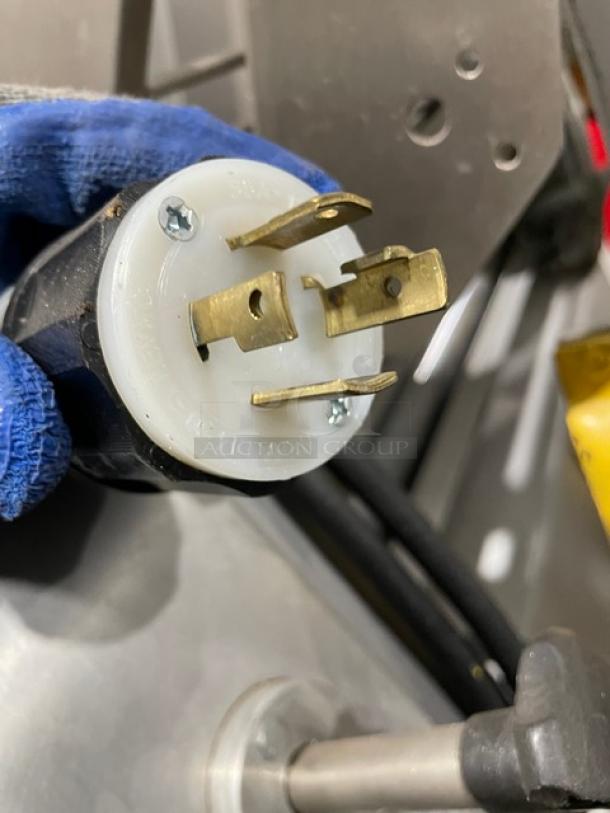 Seewer Rondo SS064C dough sheeter plug detail, showcasing robust electric design and quality craftsmanship.