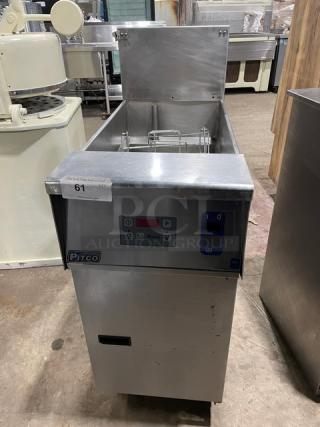 Pitco SRTE stainless steel electric pasta cooker, 16.5-gal capacity, with backsplash, digital controls, 208V, on legs.