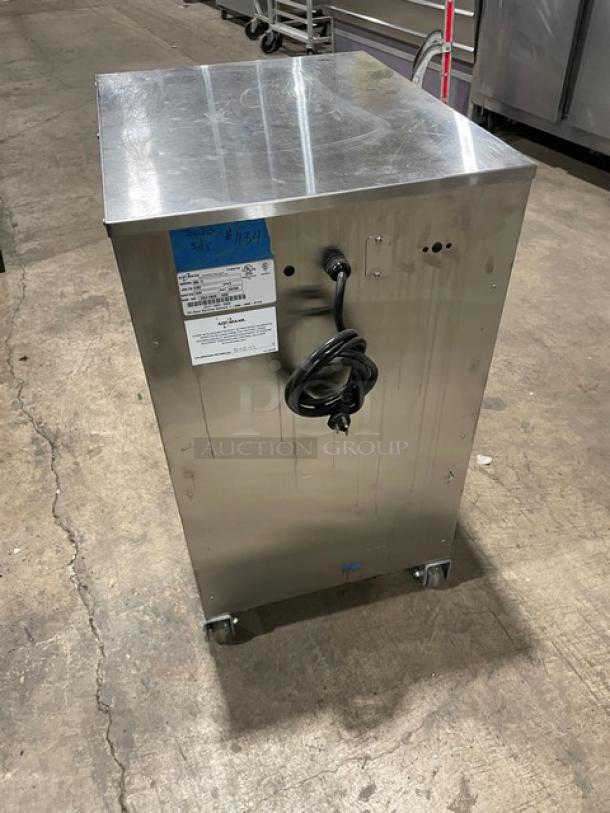 Alto-Shaam 500-S stainless steel heated cabinet, 6-pan capacity, with casters, 2019 model, 120V 1-phase power.