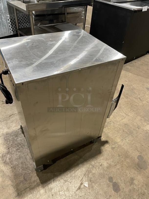 Alto-Shaam Halo Heat 500S, 2019 model, stainless steel heated holding cabinet, 6-pan capacity, on casters, electric-powered.