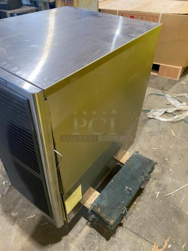 Hoshizaki KM-515MAH stainless steel ice maker, air-cooled, crescent-cube style, electric-powered, in good condition.