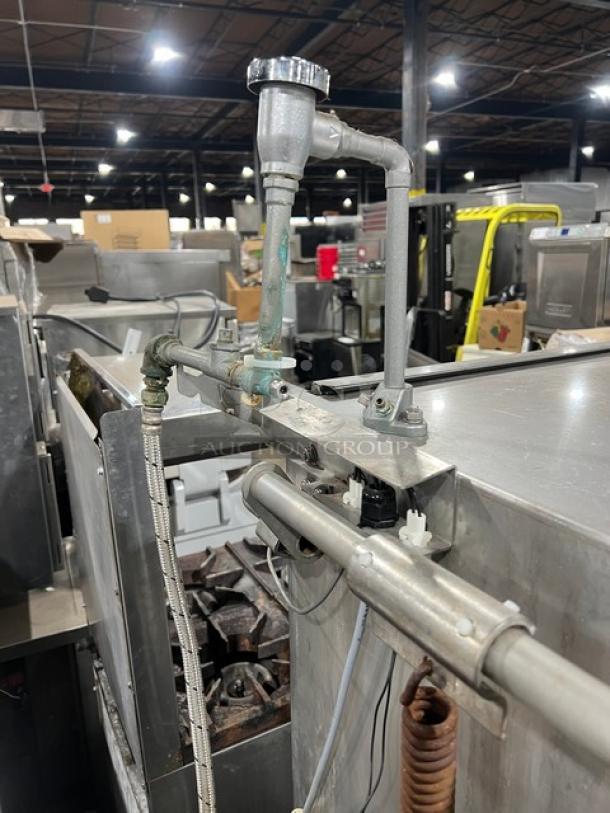 Hobart AM15 commercial dishwasher, stainless steel, ventless, door-type, high-temperature, 208-240V 3 phase, model AM Select Series.