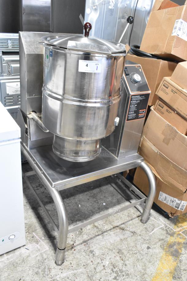 BRAND NEW 2021 Groen TDH-48C stainless steel 12-gallon tilting kettle, 52,000 BTU, natural gas powered, commercial use.
