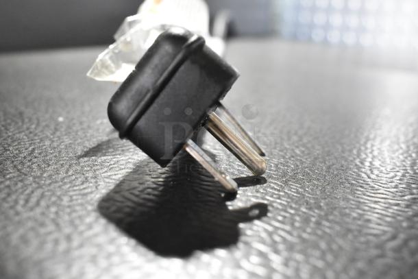 Close-up of power plug for Vissani VSF11US2A16 Convertible Cooler/Freezer, brand new but scratch and dent, 115V, 1 Phase.