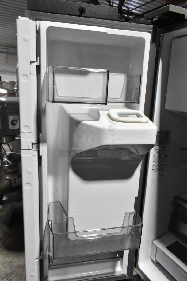BRAND NEW SCRATCH AND DENT! 2023 Samsung RF32CG5400SR French Door fridge, freezer drawer, ice/water dispenser, 115V, 1 phase.