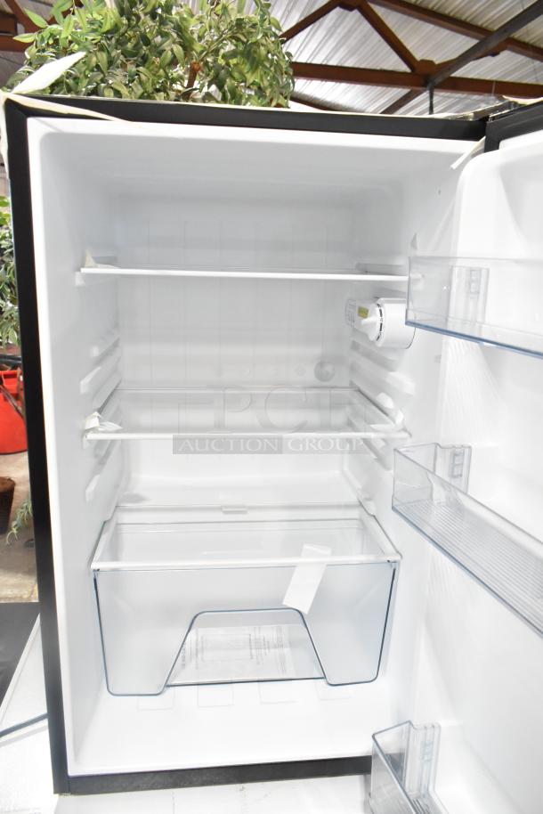 Vissani HVAR43GSE Mini Cooler, 115 Volts, 1 Phase, features adjustable shelves and door storage, new condition.