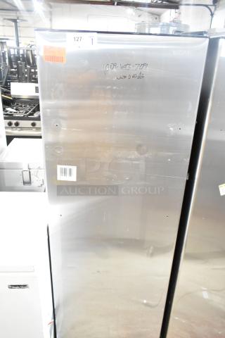 Brand new Vissani VSF11US2A16 convertible cooler/freezer, 115V, dented. Visible labels, minor scratches, 1 phase.