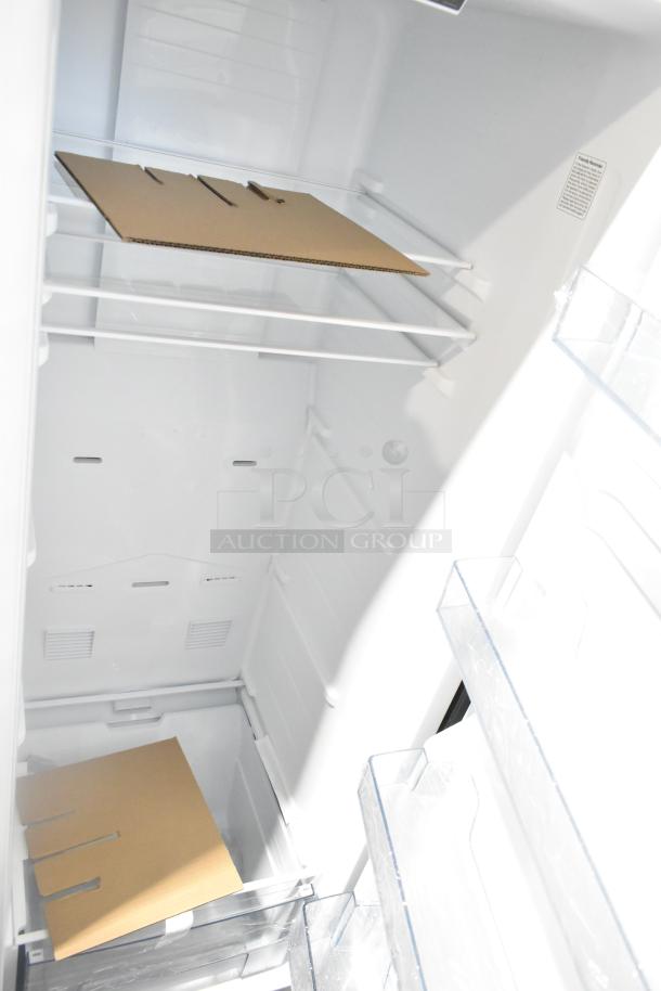 Vissani VSF11US2A16 convertible cooler/freezer, 115V, 1 phase, brand new condition, shelves inside.