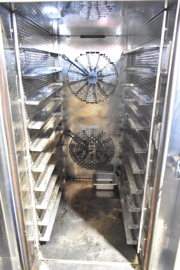 Mono FG180C-UZ52 BX commercial convection oven, electric, 308V, 3 phase. Features multiple shelves, used condition.