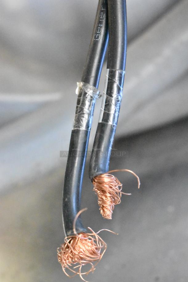 Broken cables for Mono FG180C-UZ52 convection oven, showing exposed copper wires. Signs of wear are visible.