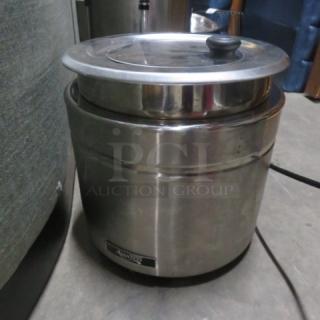 Avantco Stainless Steel 11 Qt Warmer, Model 177W800, 120V, good condition, visible brand label, ideal for warming soups.