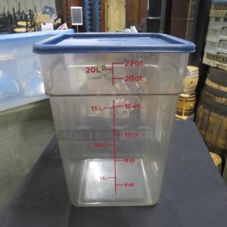 22 Quart food storage container with lid, clear with red measurement markings up to 22qt/20L, blue lid, good condition.