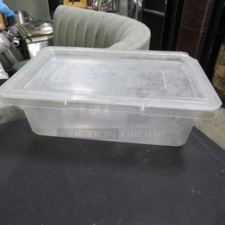 3.5-gallon food storage container with lid, clear plastic, rectangular, gently used, model 4XBID, ideal for kitchen use.