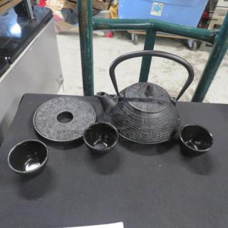 New Kendal iron pot tea set with intricate design, includes teapot, lid, and three cups, in excellent condition.