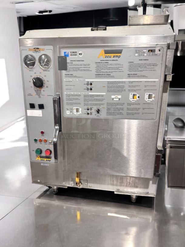 Pristine AccuTemp S62083D10031200 Steam ‘N’ Hold Steamer. Fully tested, working, detailed instructions visible on front panel.