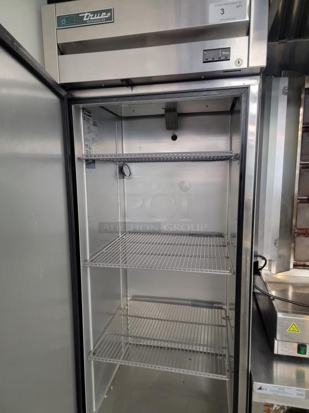 True T-23-HC reach-in refrigerator, stainless steel, pristine condition, digital display, 3 wire shelves, eco-friendly R290.