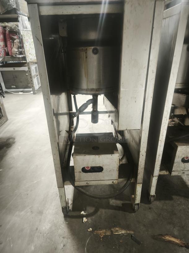 BroasterFryer 1600 Pressure Fryer in used condition. Visible wear and grime, includes power cable. Ideal for high-capacity frying.
