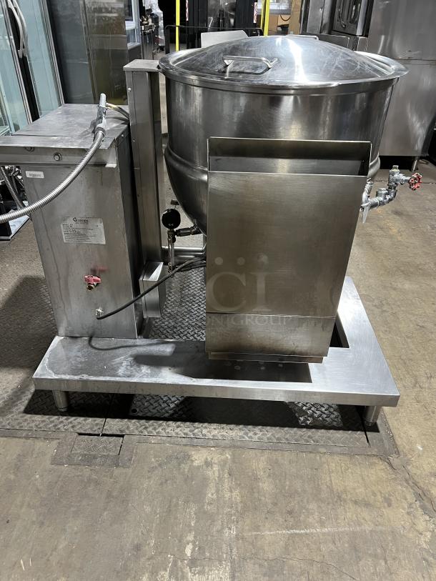 Groen DH/1-40 40 Gal. tilting steam kettle, stainless steel, natural gas, on legs, serial: 84256, used condition.