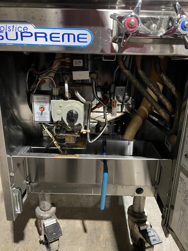 Pitco Solstice Supreme SSPG14 pasta cooker/rethermalizer, stainless steel, natural gas, 12 gal, digital controls, on casters.