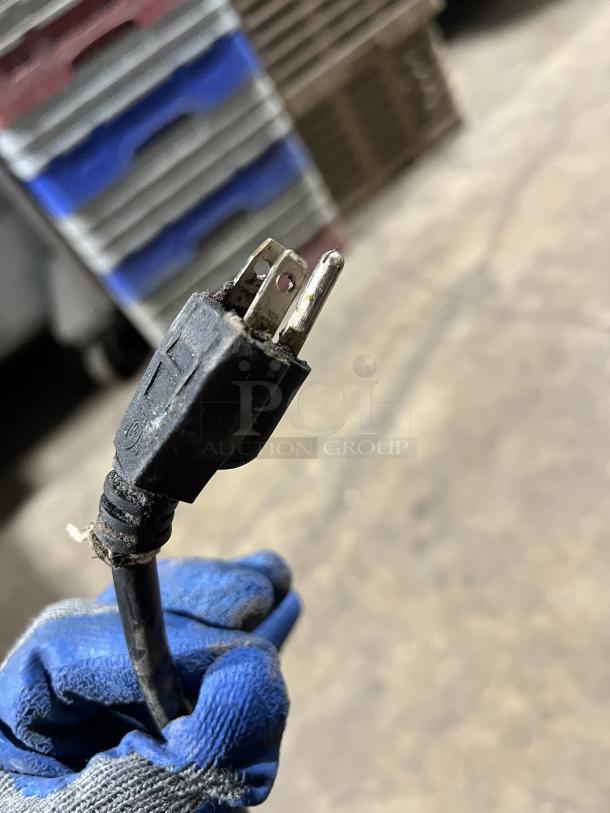 Power plug of Pitco Solstice Supreme Series SSPG14 pasta cooker, indicative of 115V functionality.