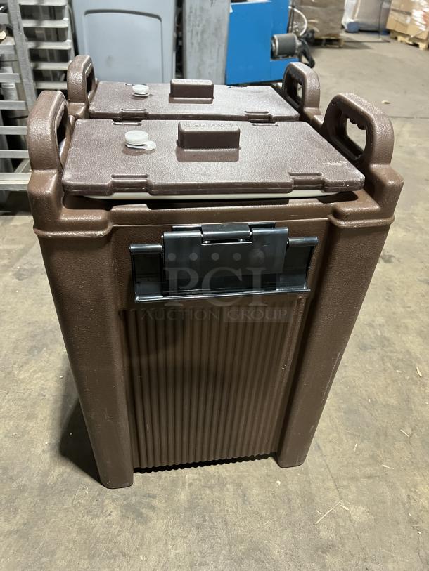 Cambro Carlisle Series commercial brown insulated beverage dispenser, dual lid, ribbed design, sturdy handles, good condition.