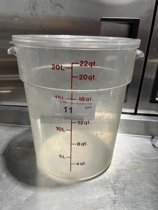 Cambro 22 Qt. round clear polycarbonate food storage container with measurement markings. Good condition.