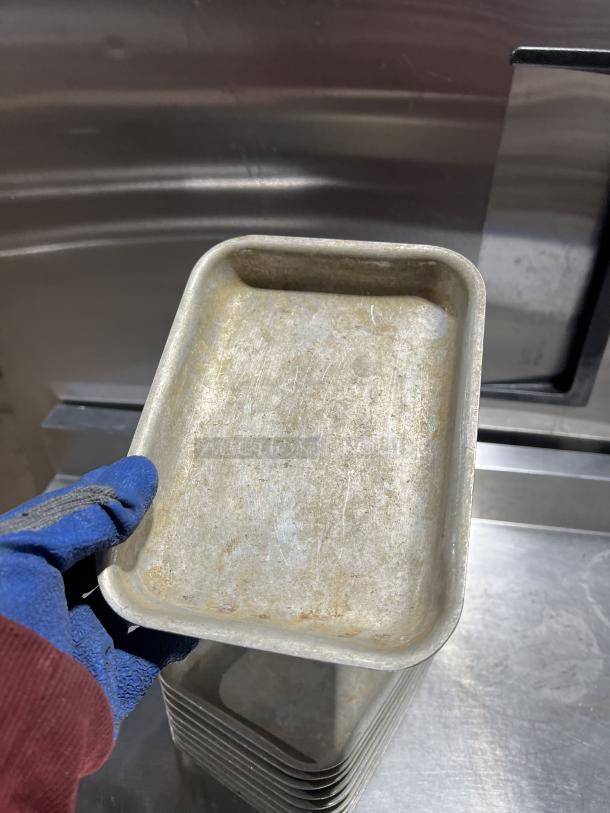 Commercial aluminum baking pan, stackable, slightly worn, rectangular shape, industrial use, multipack offer.