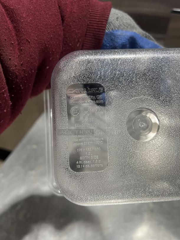 Cambro clear polycarbonate food storage pan, sixth size, 1.5L capacity, 4-inch depth, made in USA, in excellent condition.