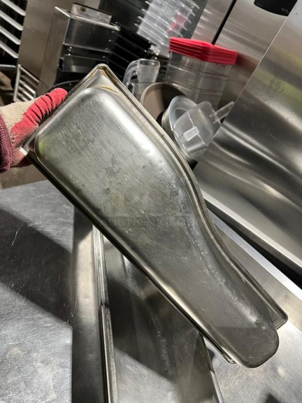 Vollrath Super Pan Series 4.8 Qt. Stainless Steel Pan, Model 3100040, 3-1/2" deep, commercial-grade, unique shape, used.