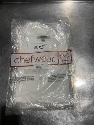 NEW Chefwear Commercial White Large Short Sleeve Chef Shirt, Model CW1361CW40. Packaged in clear bag.