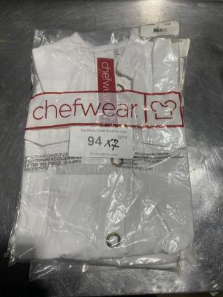 Chefwear CW5668CW40 women's chef jacket, white XL, new with ring snap buttons, in original packaging.