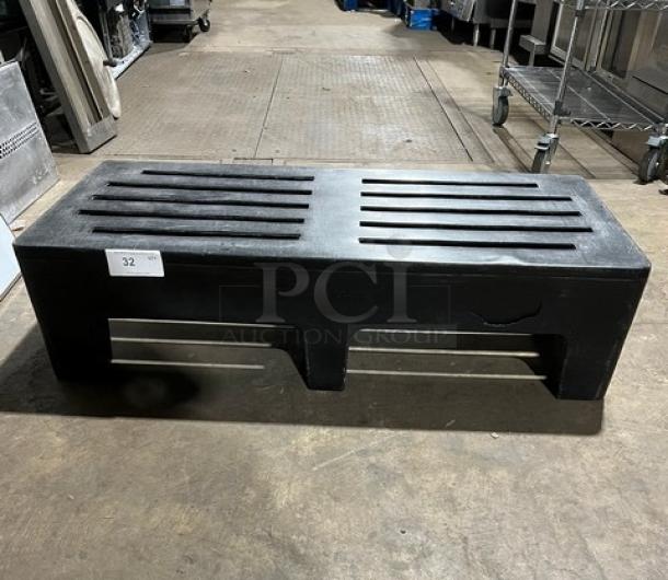 MasonWays Poly-Might 48"x22" black dunnage rack, Model 482212, on legs, commercial use, sturdy slotted top, item number 32.