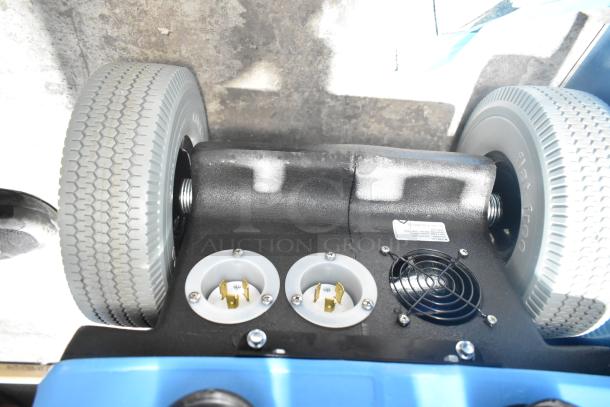 BRAND NEW SCRATCH AND DENT! Mytee 1003DX-230 Speedster 10 Gallon Heated Carpet Extractor, 230V, visible power connectors.