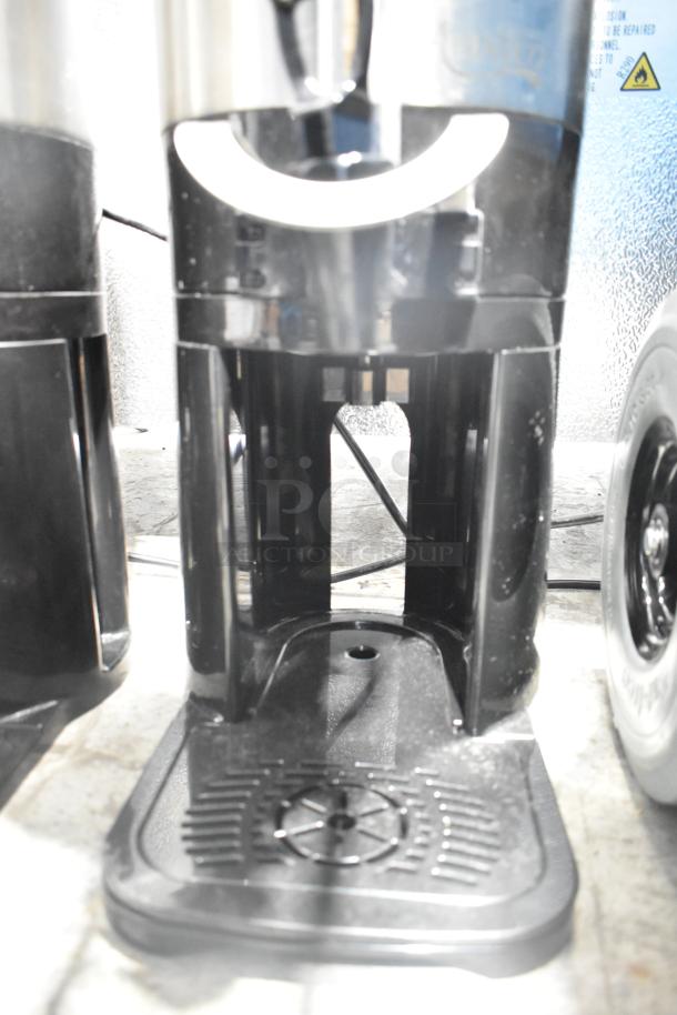 Avantco 1.5 Gallon Thermal Coffee Server with Stand, model 177CS15, in good condition.