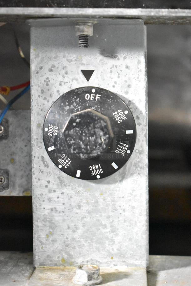 2020 Avantco FF518-N fryer control knob with temperature settings. Commercial style, natural gas powered.