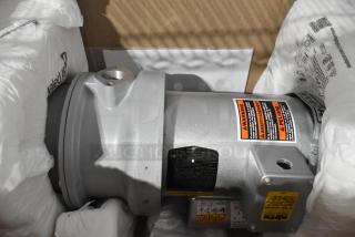 BRAND NEW Hobart 425FD4503 commercial garbage disposer, 1/2 hp, 120/208-240V, short upper housing, scratch and dent condition.