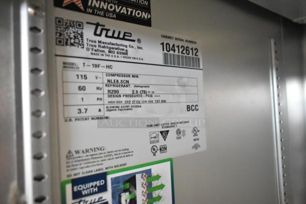 True T-19F-HC commercial freezer label, 115V, 1 phase, serial number 10412612, R290 refrigerant, NSF certified.