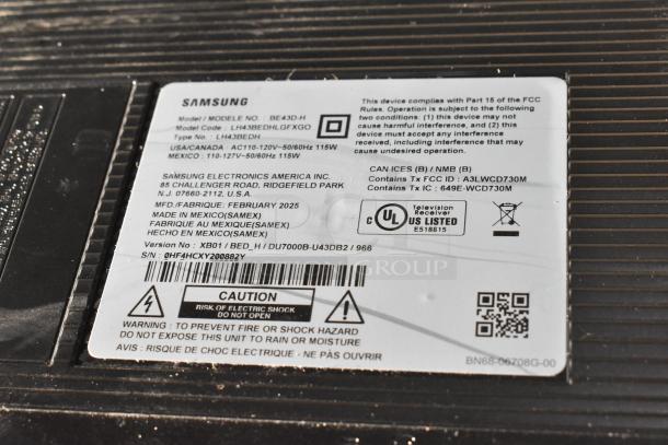 Samsung BE43D-H 43" TV label; model LH43BEDHLGFXGO. Voltage: 110-127V, 1 Phase. UL listed. Buyer pickup required.