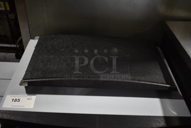 Brand new Avantco 194UCF280A commercial ice machine, 299 lb capacity, 115V, 1 phase, scratch and dent condition.