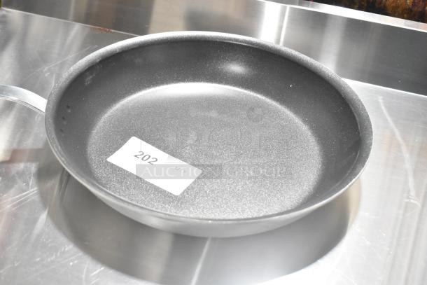Vollrath Wear-Ever 14" aluminum non-stick fry pan, rivetless interior, CeramiGuard II coating, new condition, label "202".