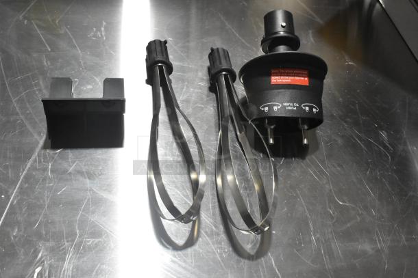 Brand new AvaMix 928PIB10RWHSK 10" whisk attachment with removable paddles, IB series, visible condition: scratch and dent.