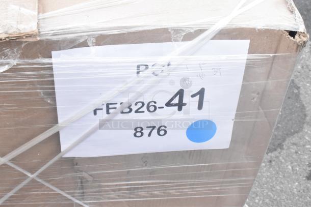 Packaging of BRAND NEW SCRATCH AND DENT! 600S1162018R sink with right drain board, includes label marked "FEB26-41" and "876".