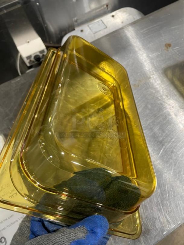 NEW Cambro Commercial Amber High Heat 1/3-Size 2.5" Deep Food Pan, durable, heat-resistant, ideal for kitchen use.