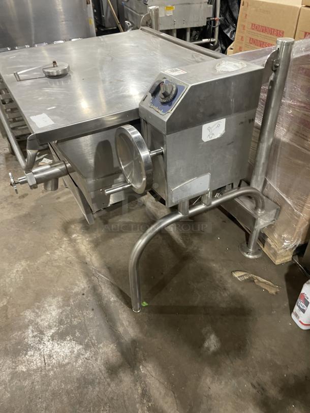 Groen stainless steel 40-gal gas braising pan on legs, with tilt function. Control panel and sturdy construction visible. Used condition.