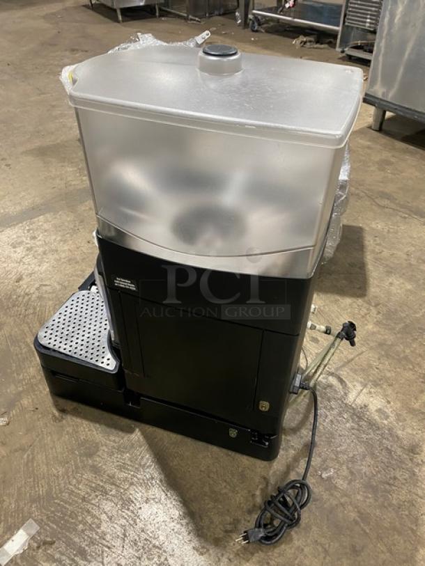 Taylor SB2412 Magnabland smoothie blender, black, commercial countertop model, 115V, with personalized menu software.