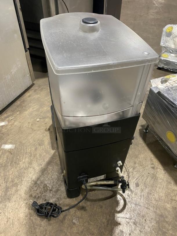 Taylor SB2412 Magnabland commercial smoothie/frozen beverage blender, black, personalized menu software, 115V, good condition.