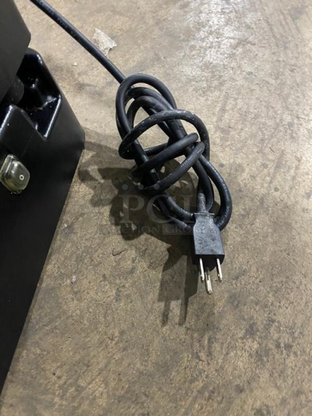 Taylor SB2412 Magnabland Series commercial blender power cord, good condition, 115V, 1 phase, serial M5054992.