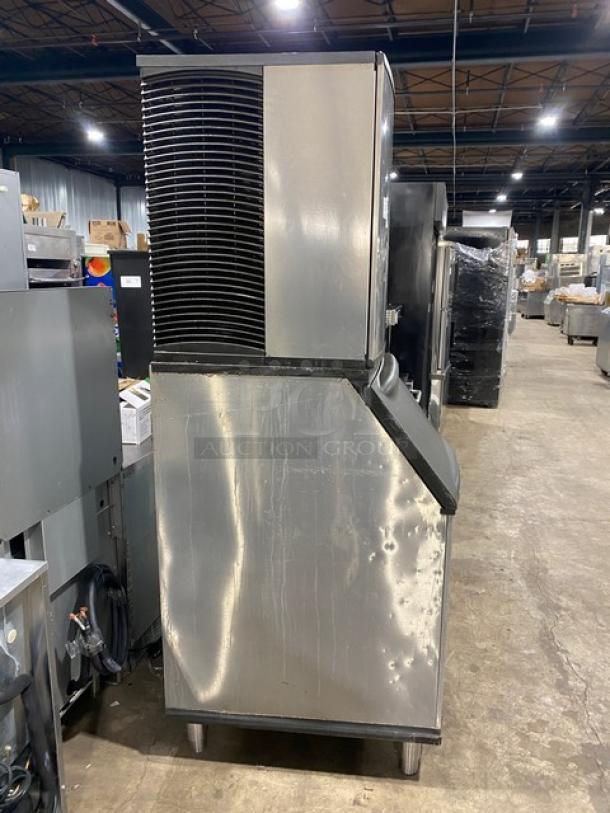 Manitowoc Indigo NXT IY1106A-261 ice machine, stainless steel, air-cooled, Energy Star certified, on legs, 208-230V, 1 phase.