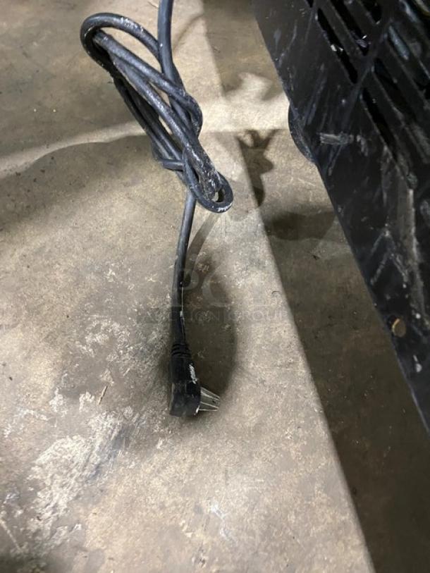 Power cord of Avantco Commercial Freezer Model 178SS1RHC. Used condition, suitable for commercial kitchens.